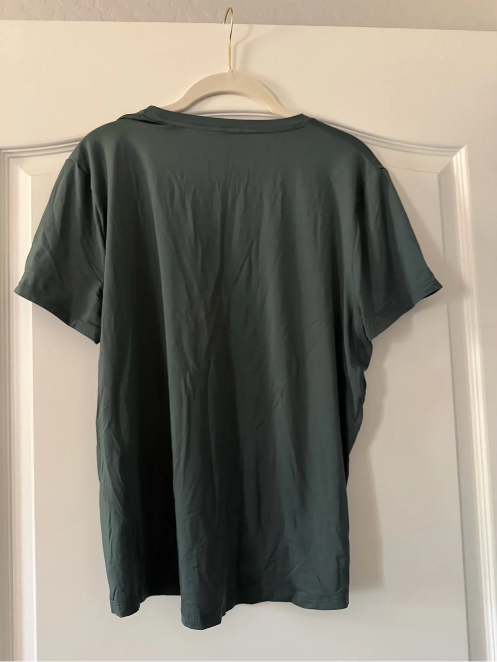 Nike Women’s Short-Sleeve Crew Tee — Forest Green/ Gray color